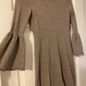 Super Cute Cynthia Rowley Flared Sleeve Dress